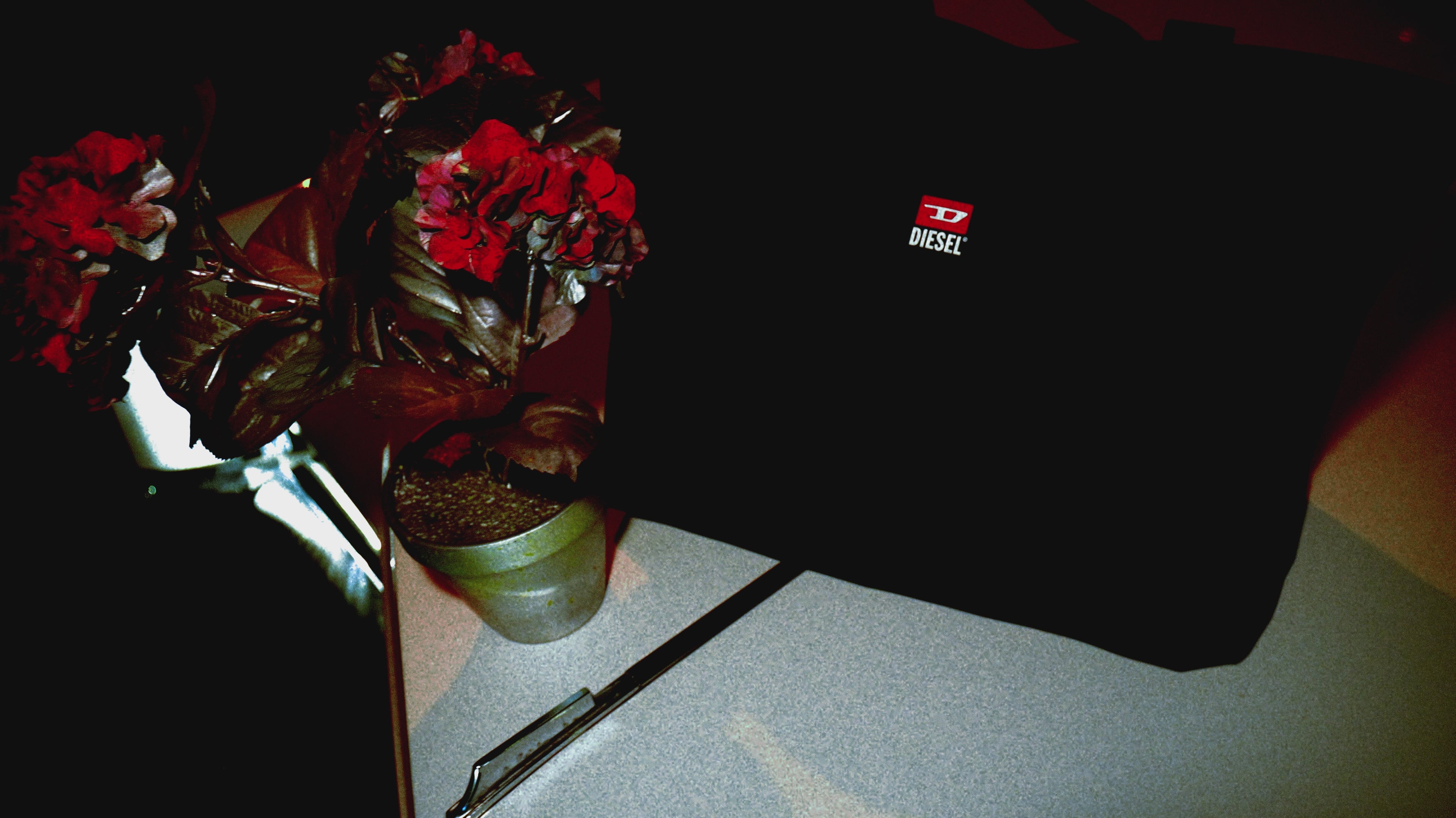 Video laden: Creative-Agency Est. Switzerland 2025